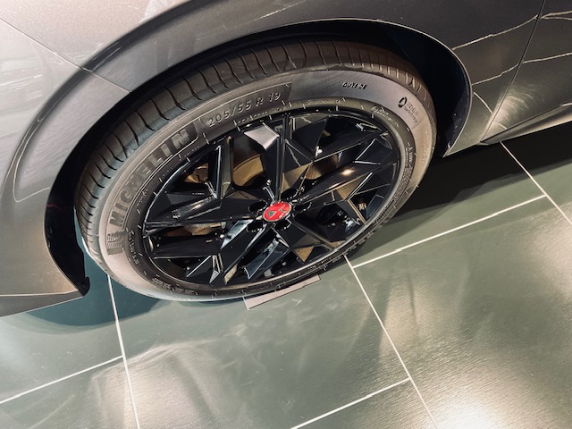 展示車入替（DS 4 PERFORMANCE LINE E-TENSE）