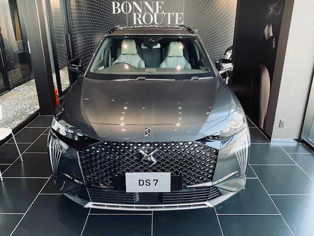 DS 7 ETOILE（Gris Titane）
