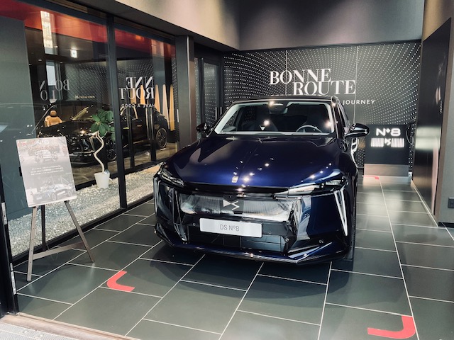 DS N°8 無事に到着　ご来場お待ちしております。