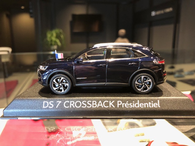 DS7　CROSSBACK　Presidentiel