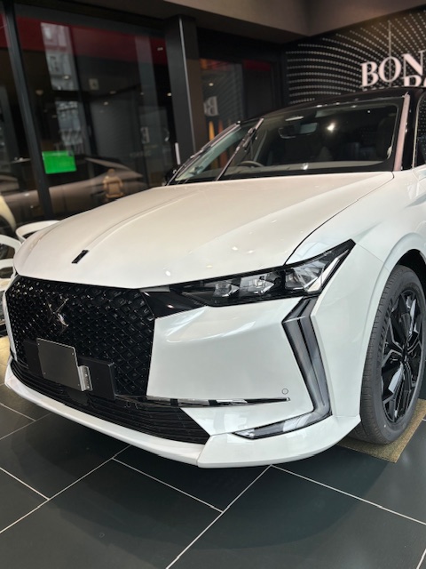 DS4　OPERA最後の1台ございます！