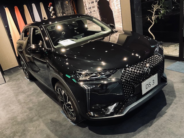 DS 3 OPERA BLUEHDI EDITION NOIR（黒）