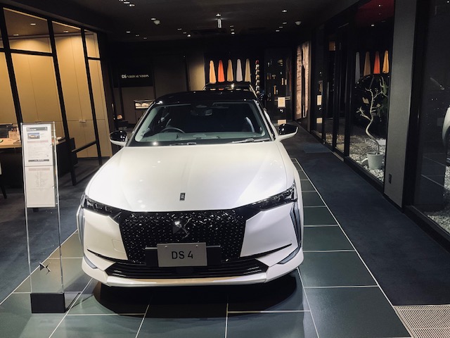 【展示車入替】DS4 ETOILE ブランナクレ展示しました。